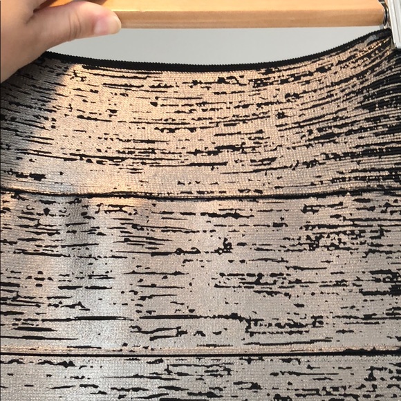 BCBG Max Azria bodycon skirt - Picture 2 of 3